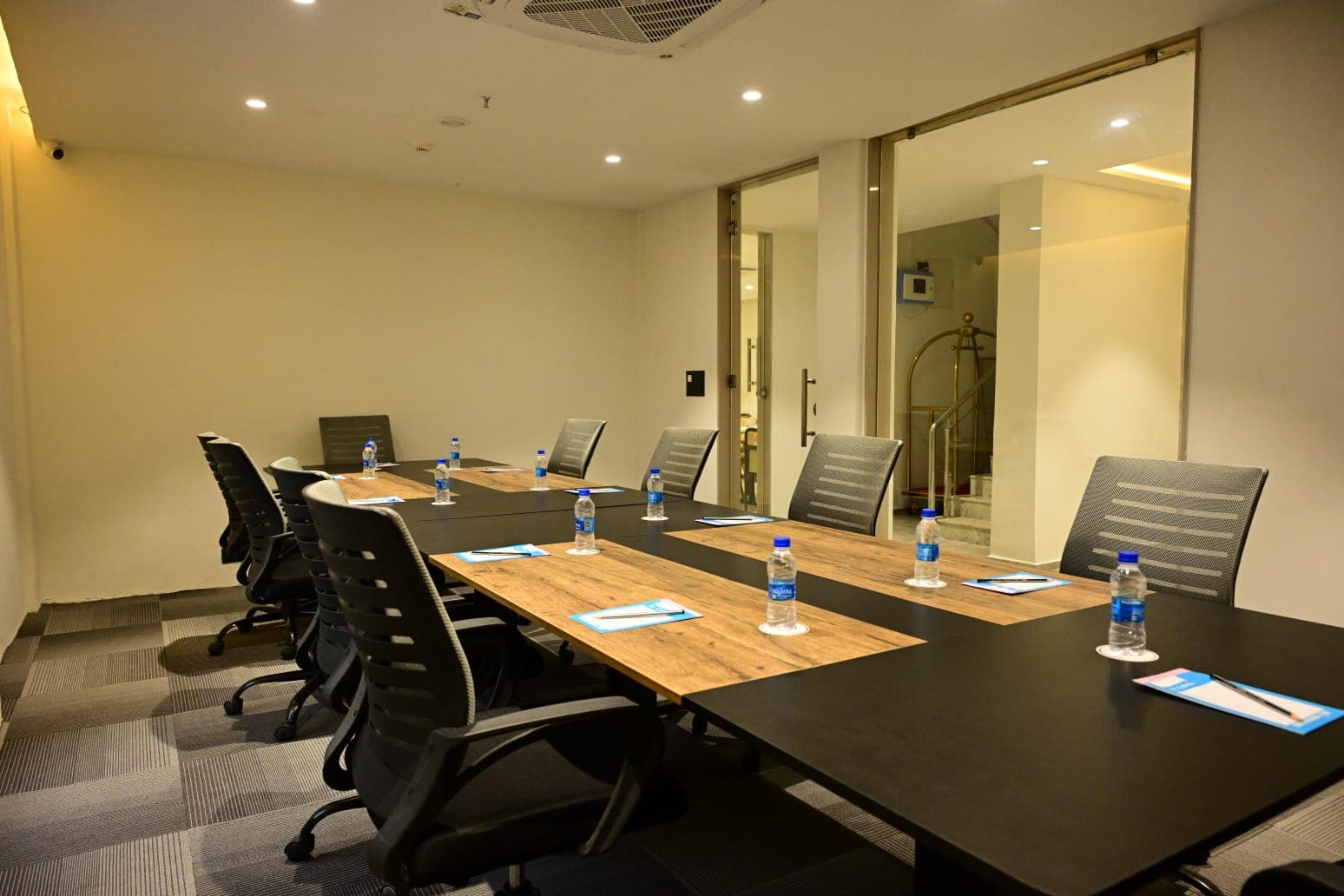MEETING ROOM